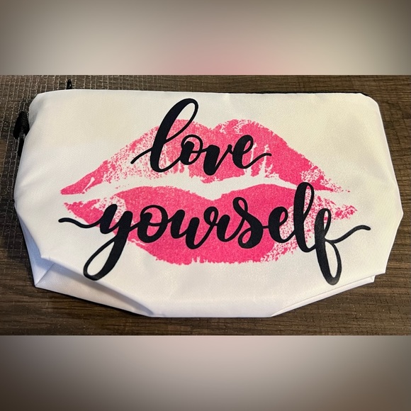 Lip Print Makeup Bag Love Yourself - Picture 1 of 3